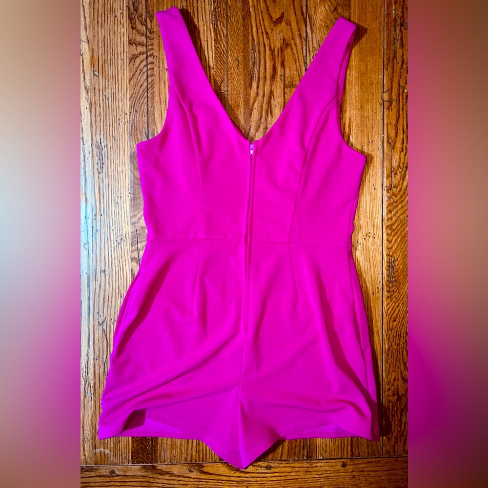 Crystal Sky Women’s Hot Pink Romper! Size Medium. - Picture 7 of 12